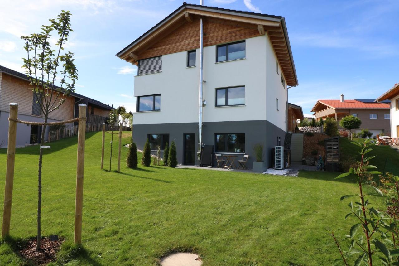 אוי-מיטלברג Ferienwohnung Mit Eigenem Garten Und Bergblick מראה חיצוני תמונה